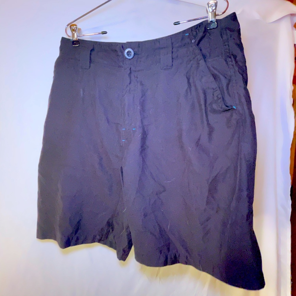 Vintage Oakley Black software with blue stitching shorts. Size 34W
